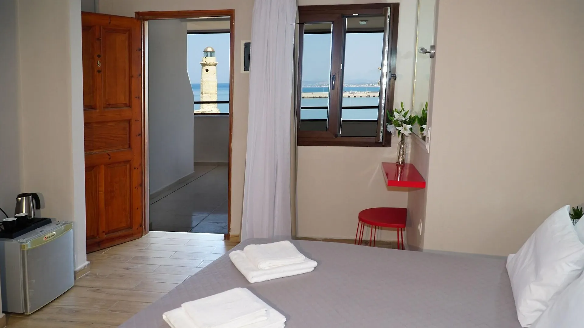 Faros Rooms 罗希姆诺